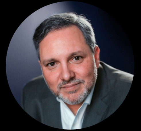 Emanuel Santana, Chief Education Officer